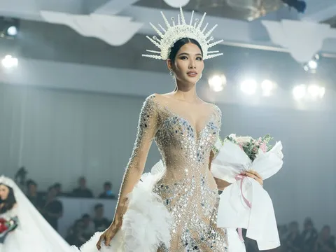 Á hậu Hoàng Thùy, Lan Khuê khiến khán giả ngẩn ngơ khi diện váy cưới xa hoa